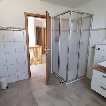 Vakantiehuis Fuer 6 Personen 123 M² In